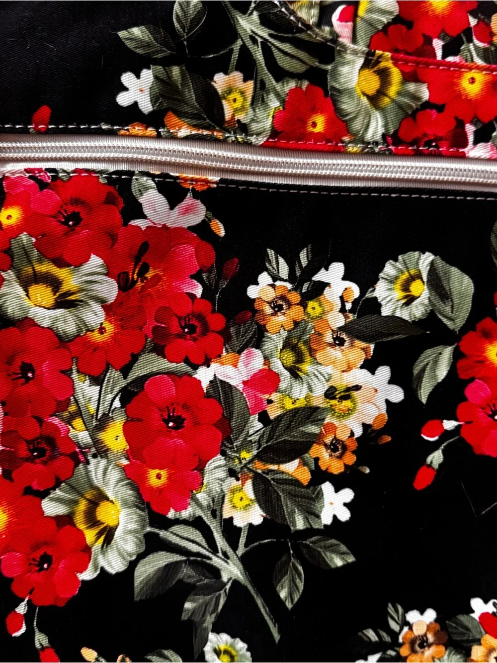 Dashee Pinrose floral Laptop case NWOT w/ strap soft interior